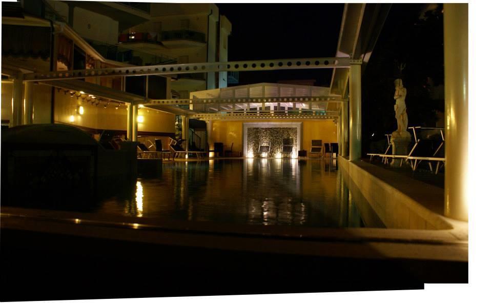 Hotel Lady Mary Milano Marittima Kültér fotó