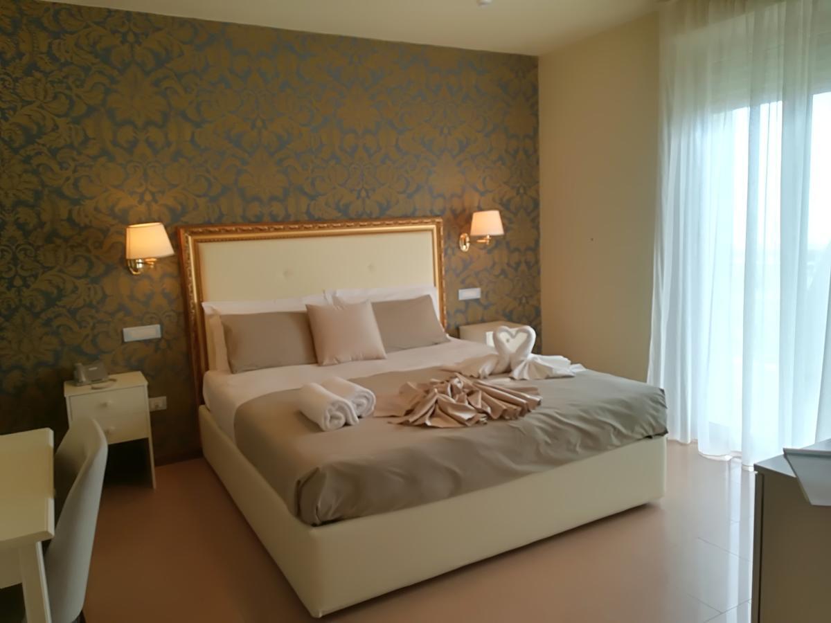 Hotel Lady Mary Milano Marittima Kültér fotó