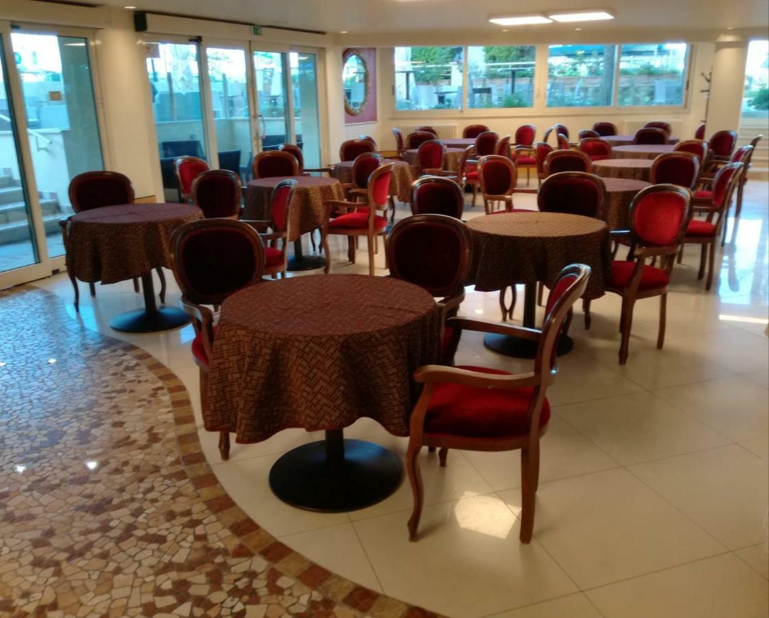Hotel Lady Mary Milano Marittima Kültér fotó